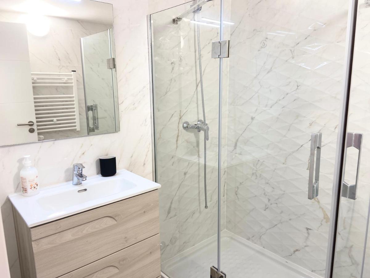 Unique Waterfront Duplex On The Mediterranean - Caleta, Catalan Bay Gibraltar Ngoại thất bức ảnh
